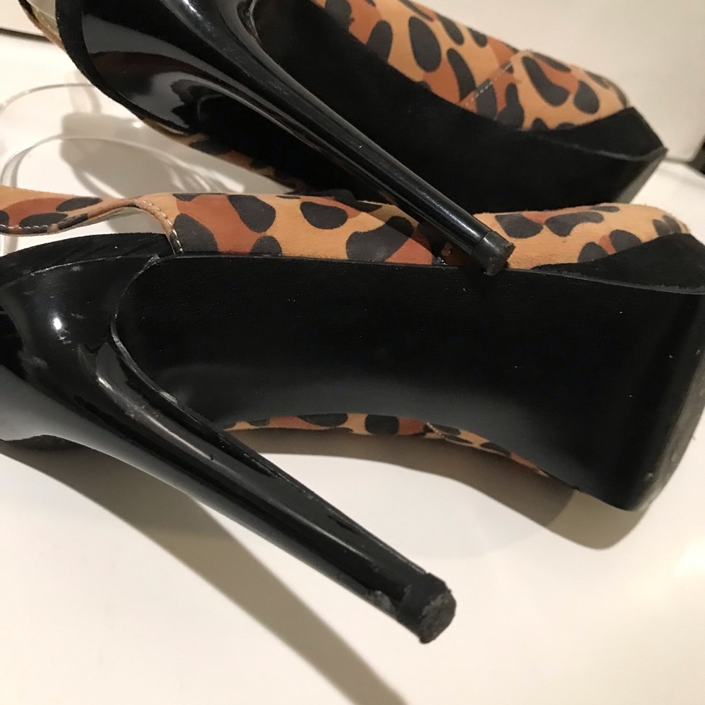 Carlos by Carlos Santana Peep Toe Slingback Heels Suede Leopard Print Size 6 1/2 - Picture 10 of 16